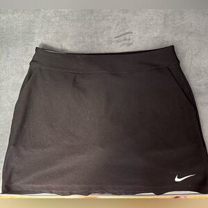 Nike dri-for golf skirt